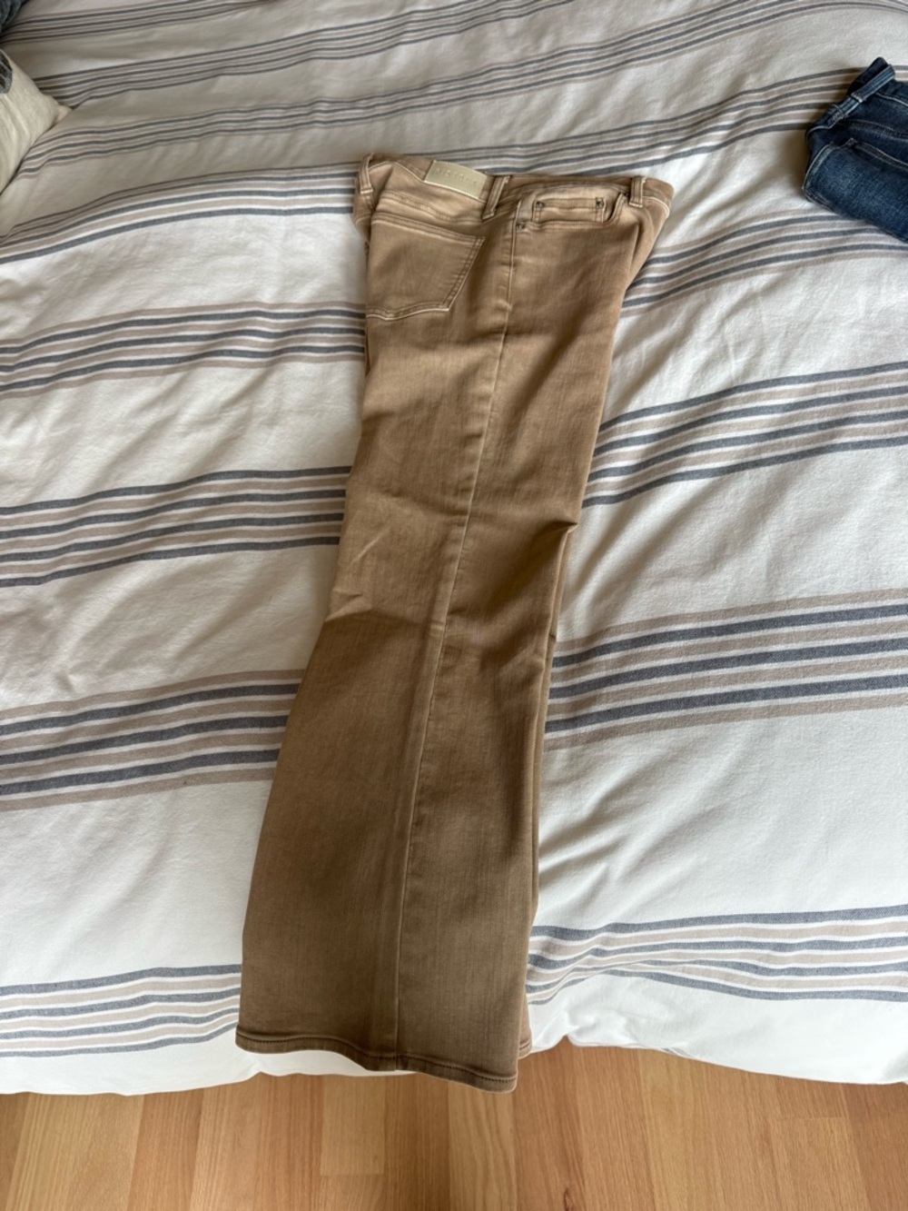 Pistola Lennon Cropped Ankle Jeans
Sz 29 - Picture 2 of 8